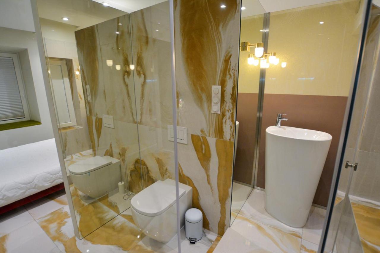 Lion'S Den Deluxe Studio Apartment Budapest Luaran gambar