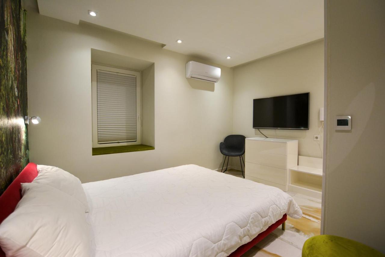 Lion'S Den Deluxe Studio Apartment Budapest Luaran gambar